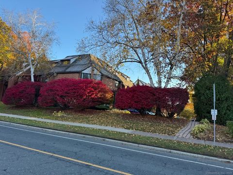 Tiny photo for 181 Loomis Drive #APT 148, West Hartford, CT 06107 (MLS # 24137252)