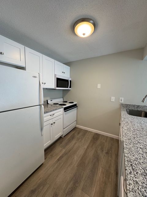 Tiny photo for 181 Loomis Drive #APT 148, West Hartford, CT 06107 (MLS # 24137252)