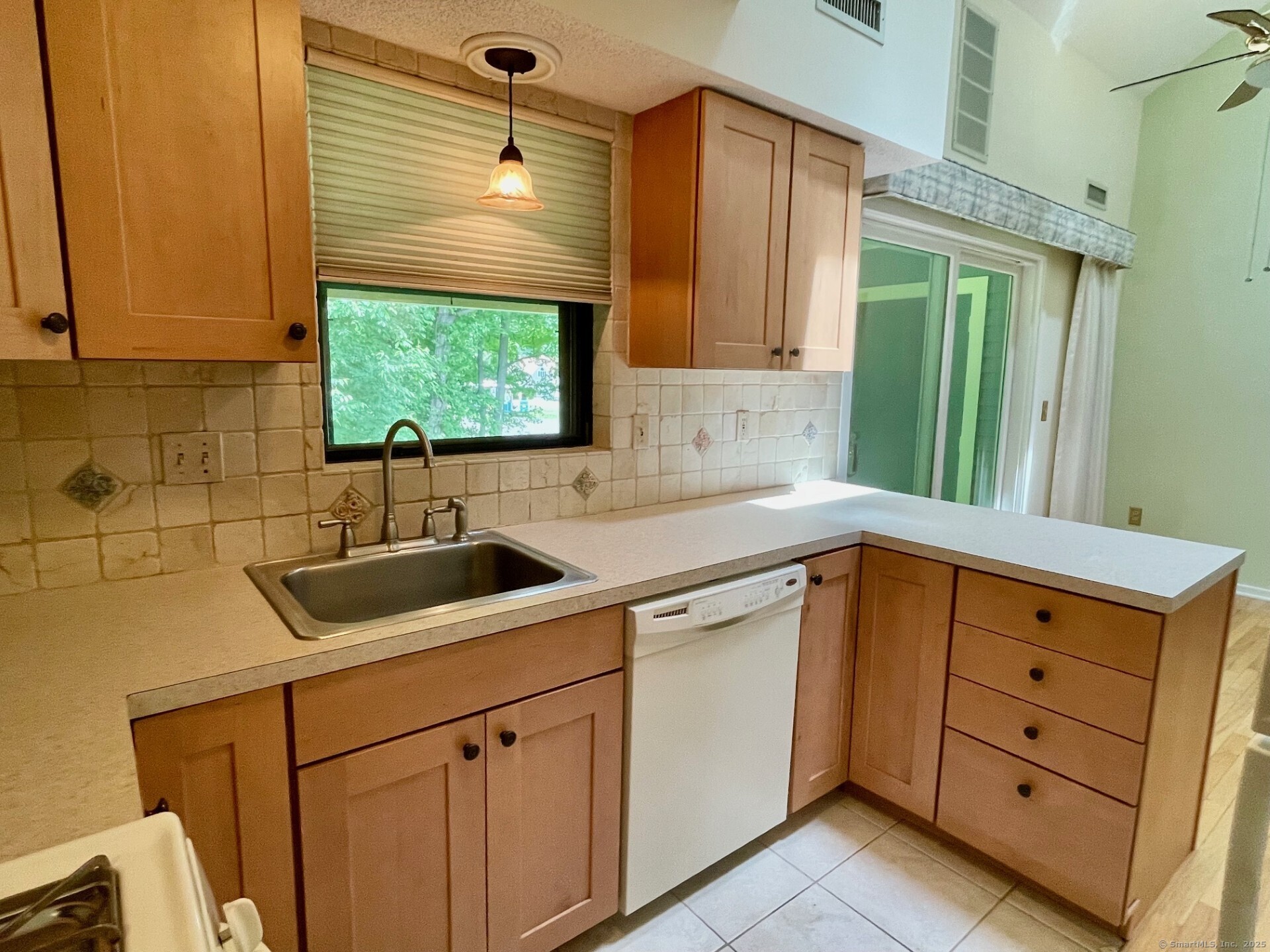 3208 Whitney Avenue #9D, Hamden, Connecticut image 9