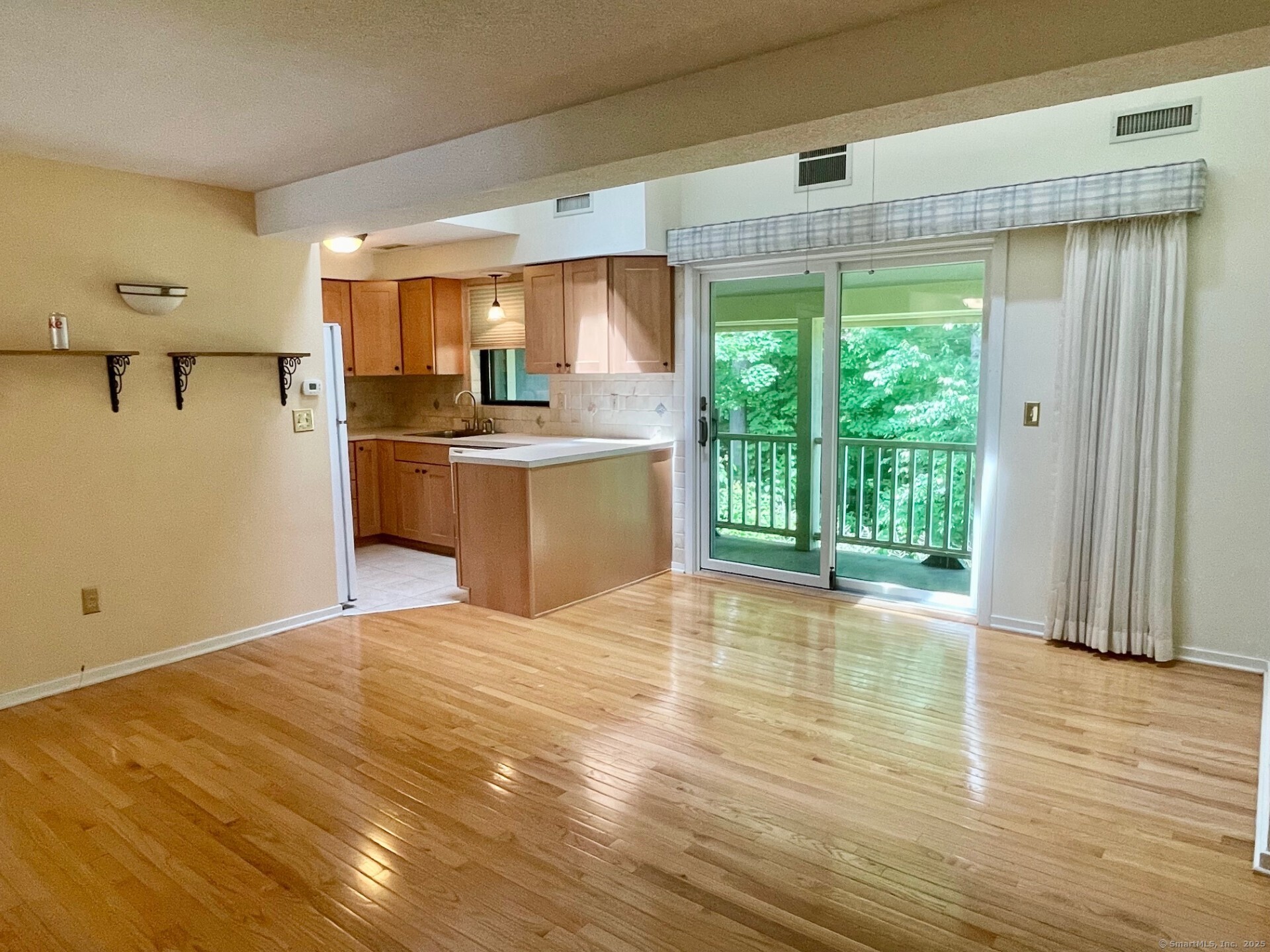 3208 Whitney Avenue #9D, Hamden, Connecticut image 5