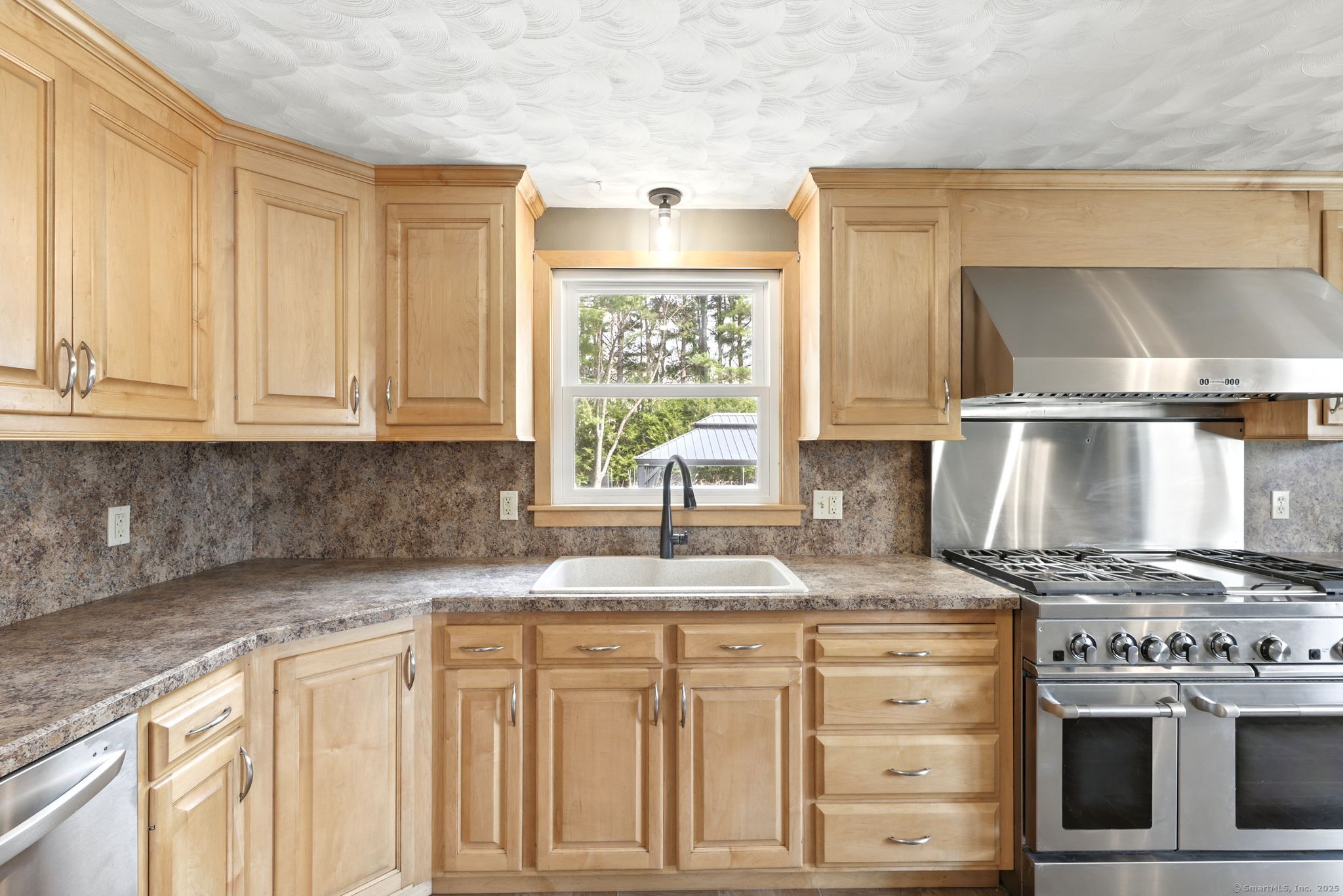 9 Peggy Lane, Enfield, Connecticut image 6
