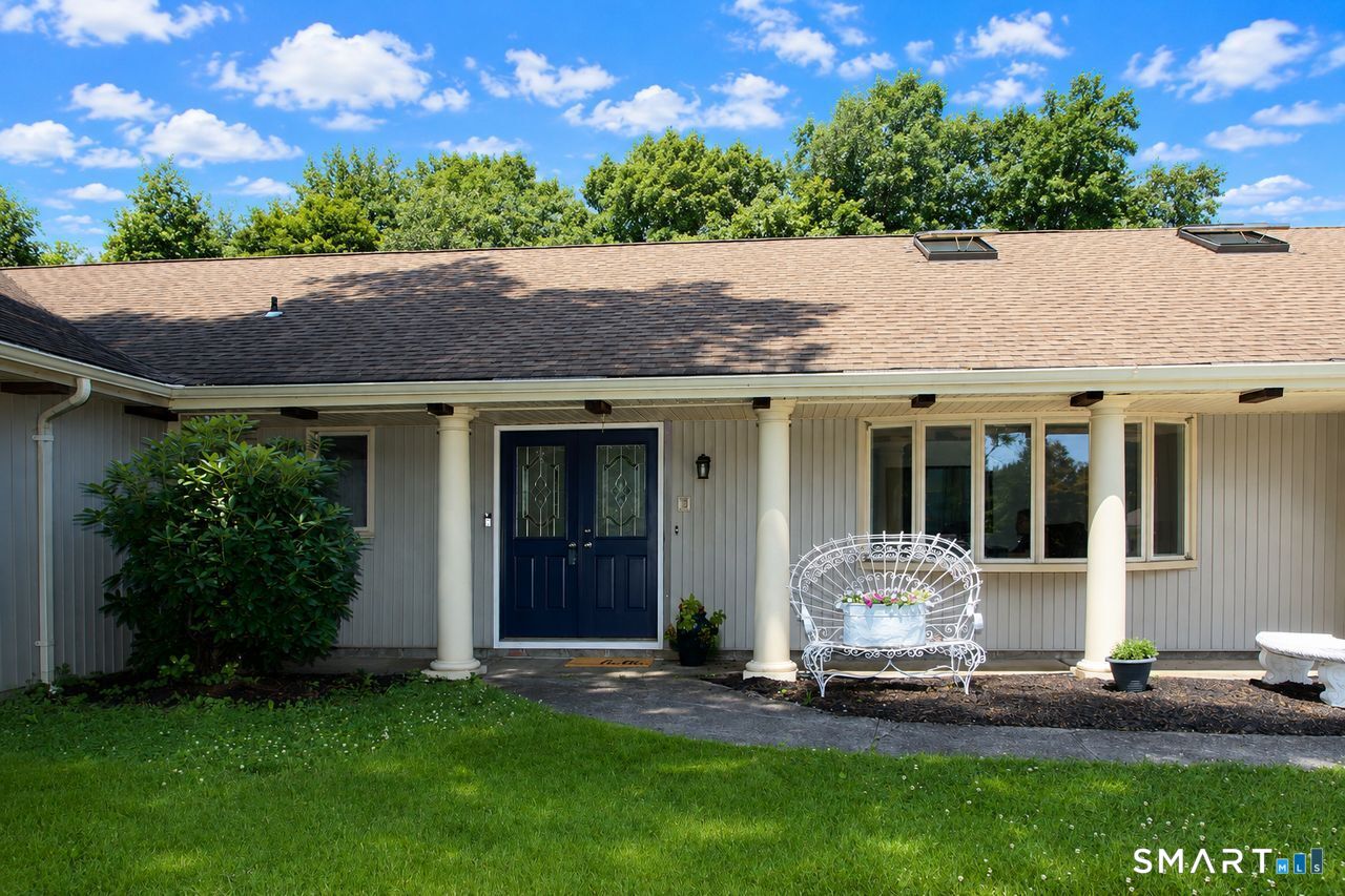 11 Lily Lane