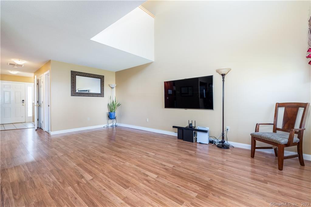 Photo 7 of 40 of 203 Gray Fox Lane 203 townhome