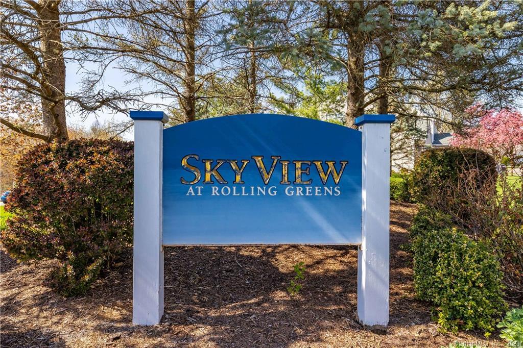 Photo 5 of 40 of 203 Gray Fox Lane 203 townhome