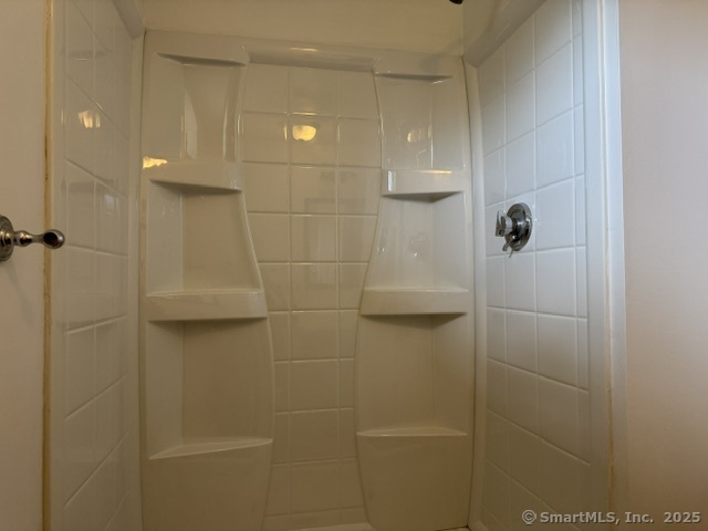 Farmington, Connecticut 06032, United States, 3 Bedrooms Bedrooms, ,2 BathroomsBathrooms,Residential,Active,116578