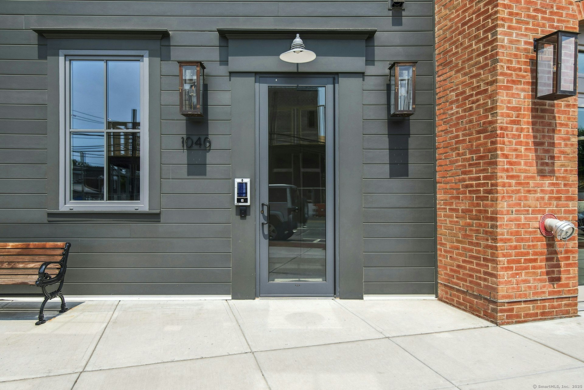 1040 Boston Post Road 305