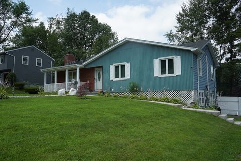 Photo of 62 Haddad Road, Waterbury, CT 06708 (MLS # 24144637)