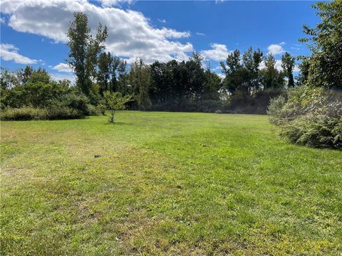 71 Leonardo Drive North Haven CT 06473