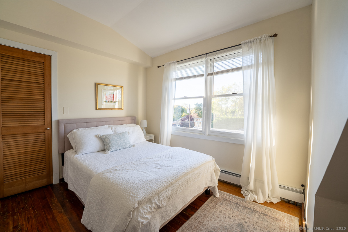 Stonington, Connecticut 06355, United States, 2 Bedrooms Bedrooms, ,2 BathroomsBathrooms,Residential,Active,235488