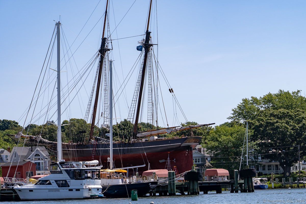 Stonington, Connecticut 06355, United States, 2 Bedrooms Bedrooms, ,2 BathroomsBathrooms,Residential,Active,235488