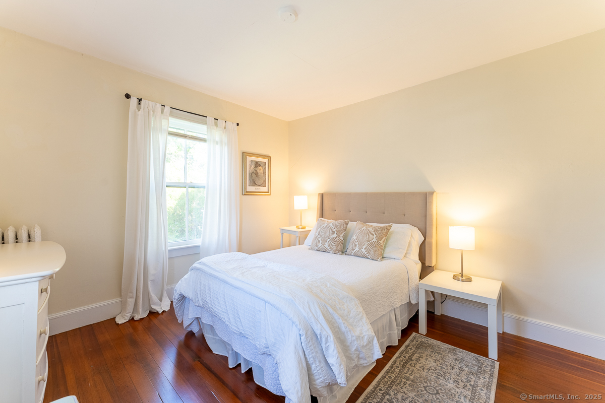 Stonington, Connecticut 06355, United States, 2 Bedrooms Bedrooms, ,2 BathroomsBathrooms,Residential,Active,235488