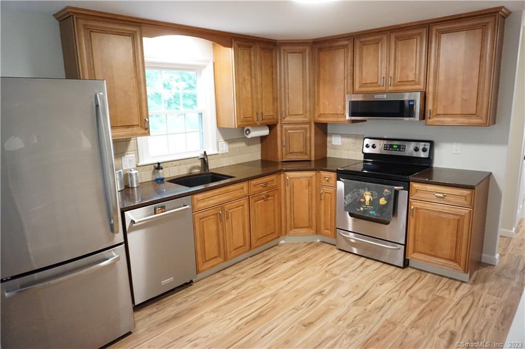Photo 9 of 39 of 28 Standish Road house