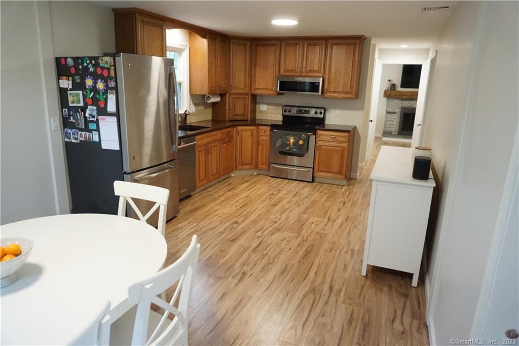 Photo 6 of 39 of 28 Standish Road house