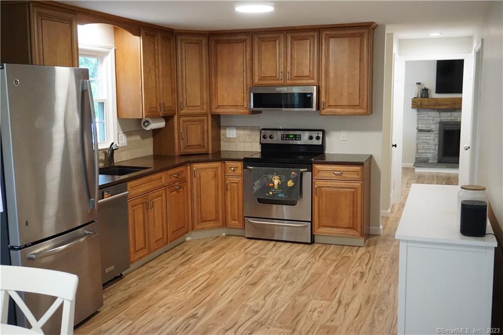 Photo 11 of 39 of 28 Standish Road house
