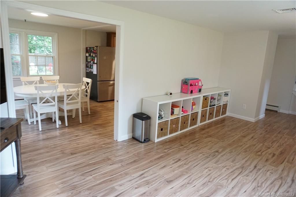 Photo 4 of 39 of 28 Standish Road house