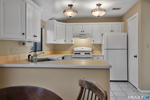 Tiny photo for 14 Canterbury Lane #14, Avon, CT 06001 (MLS # 24158659)