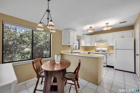 Tiny photo for 14 Canterbury Lane #14, Avon, CT 06001 (MLS # 24158659)