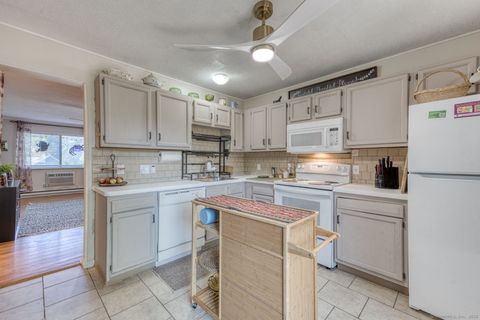 Tiny photo for 181 Hicks Street #APT 2C, Meriden, CT 06450 (MLS # 24135068)