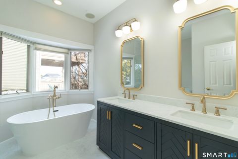 Tiny photo for 15 Whalers Point #15, East Haven, CT 06512 (MLS # 24154965)