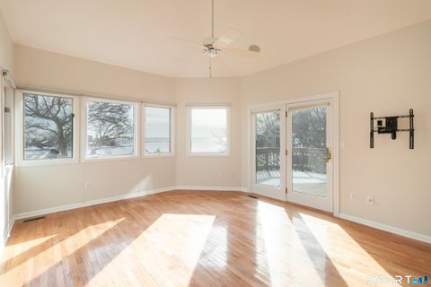 Tiny photo for 15 Whalers Point #15, East Haven, CT 06512 (MLS # 24154965)