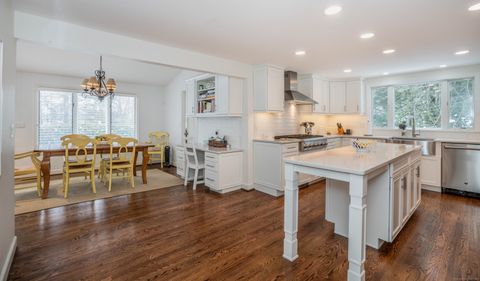 11 Lakeview Drive West Hartford CT 06117