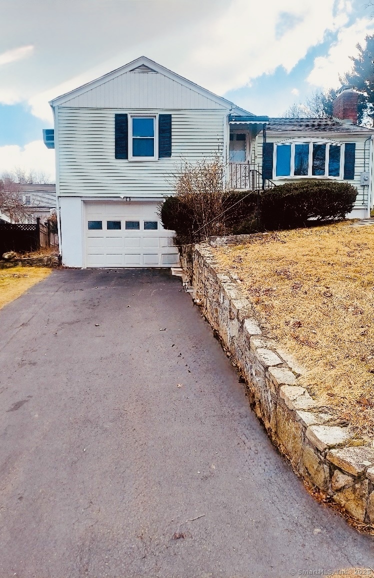 Rental Property at Rome Street, Norwalk, Connecticut - Bedrooms: 2 
Bathrooms: 2 
Rooms: 4  - $3,300 MO.