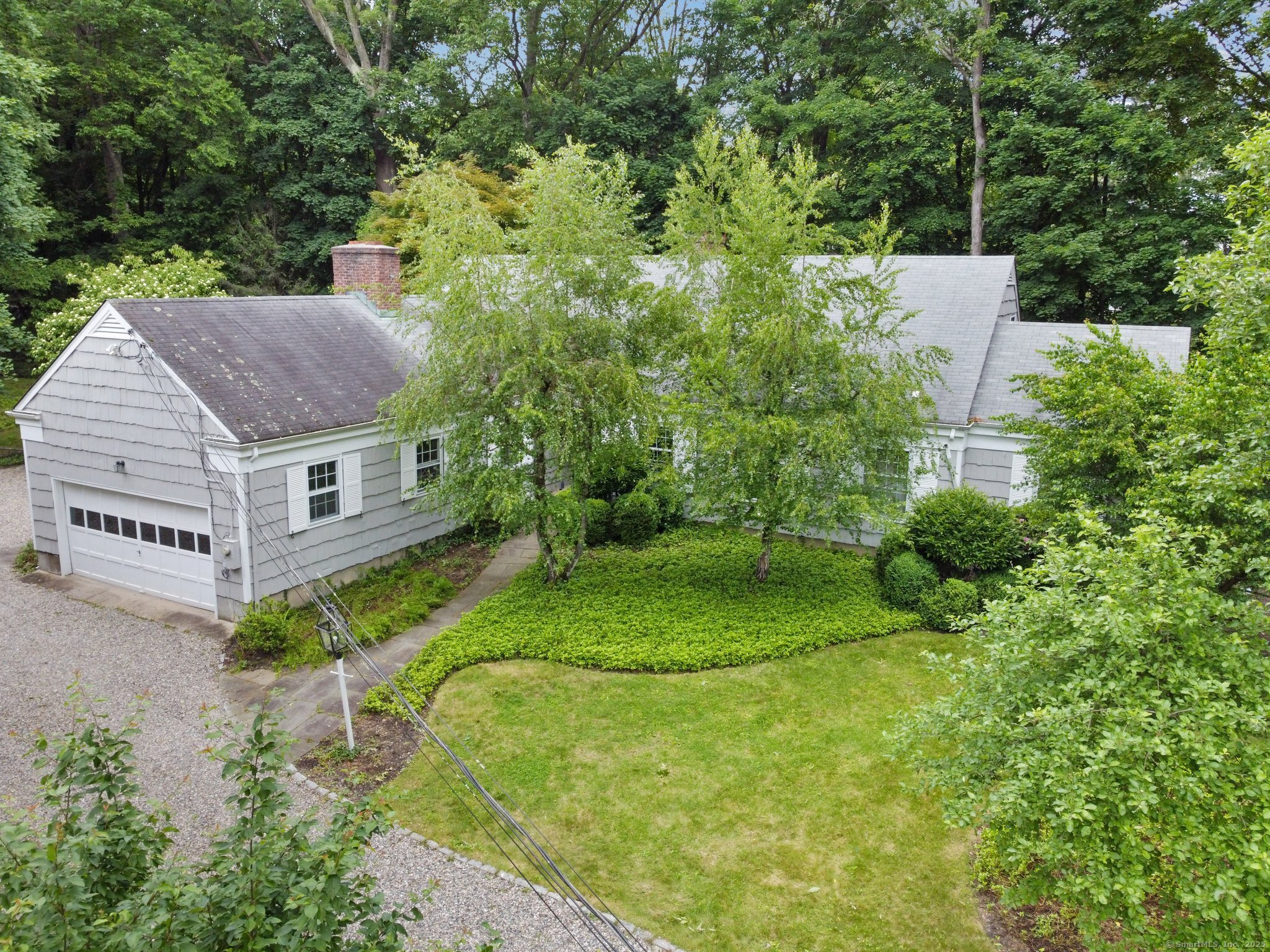 Hollow Tree Ridge Road, Darien, Connecticut - 4 Bedrooms  
3 Bathrooms  
7 Rooms - 