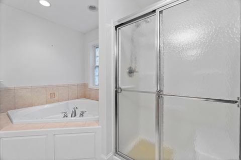 Tiny photo for 40 Spinnaker Drive #40, East Lyme, CT 06357 (MLS # 24137097)