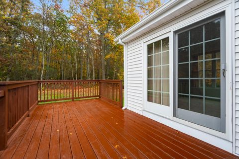 Tiny photo for 40 Spinnaker Drive #40, East Lyme, CT 06357 (MLS # 24137097)