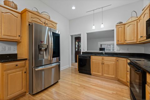 Tiny photo for 40 Spinnaker Drive #40, East Lyme, CT 06357 (MLS # 24137097)