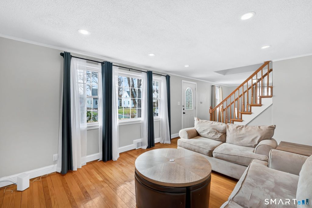 Photo of 78 Edgemont Avenue, West Hartford, CT 06110 (MLS # 24163989)