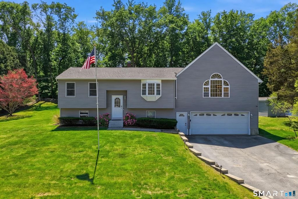 Photo of 59 Oakwood Boulevard, Plainfield, CT 06374 (MLS # 24169398)
