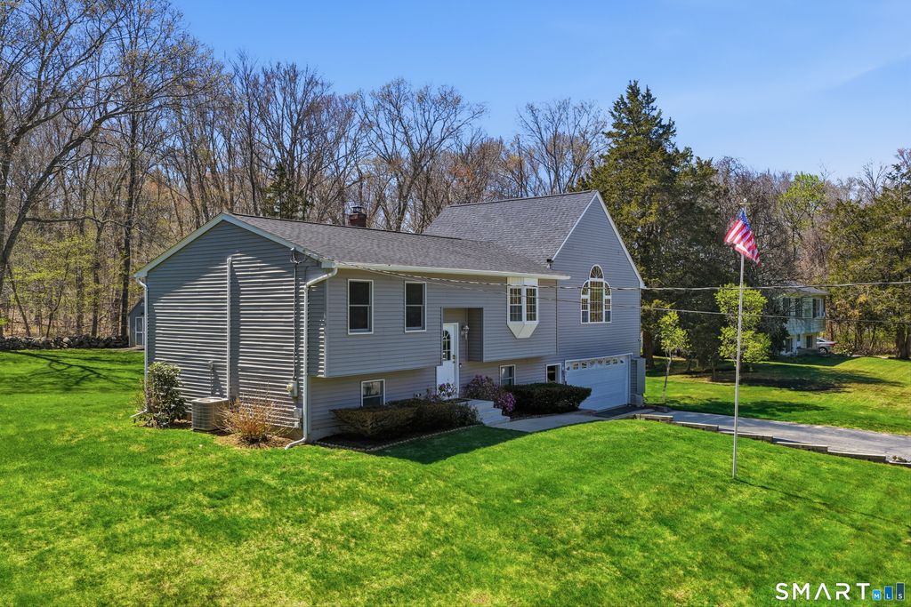 Photo of 59 Oakwood Boulevard, Plainfield, CT 06374 (MLS # 24169398)