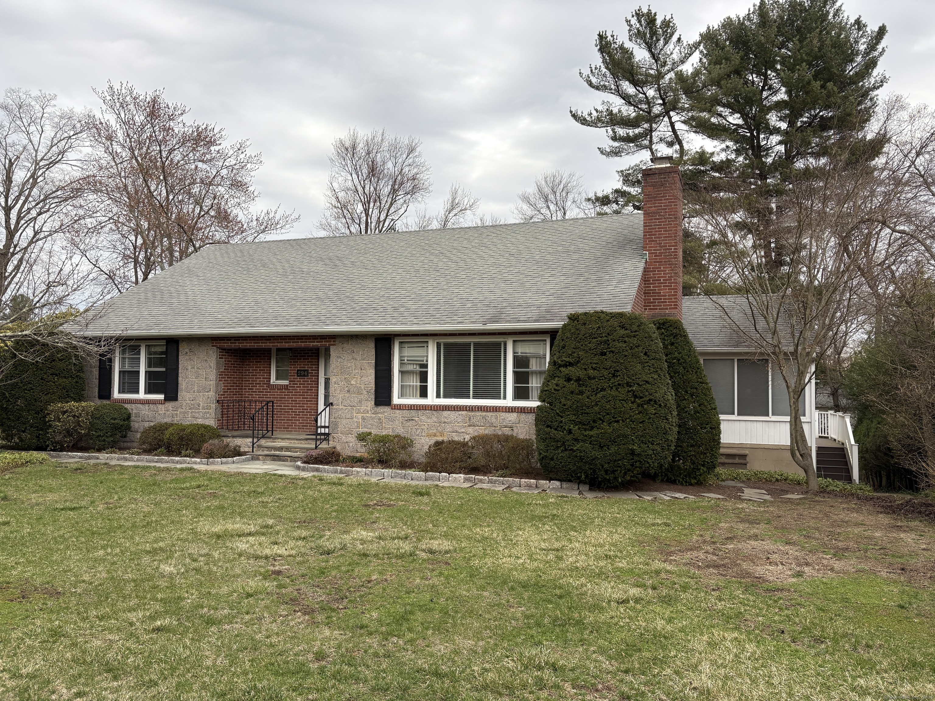 South Avenue, New Canaan, Connecticut - 3 Bedrooms  
3 Bathrooms  
6 Rooms - 