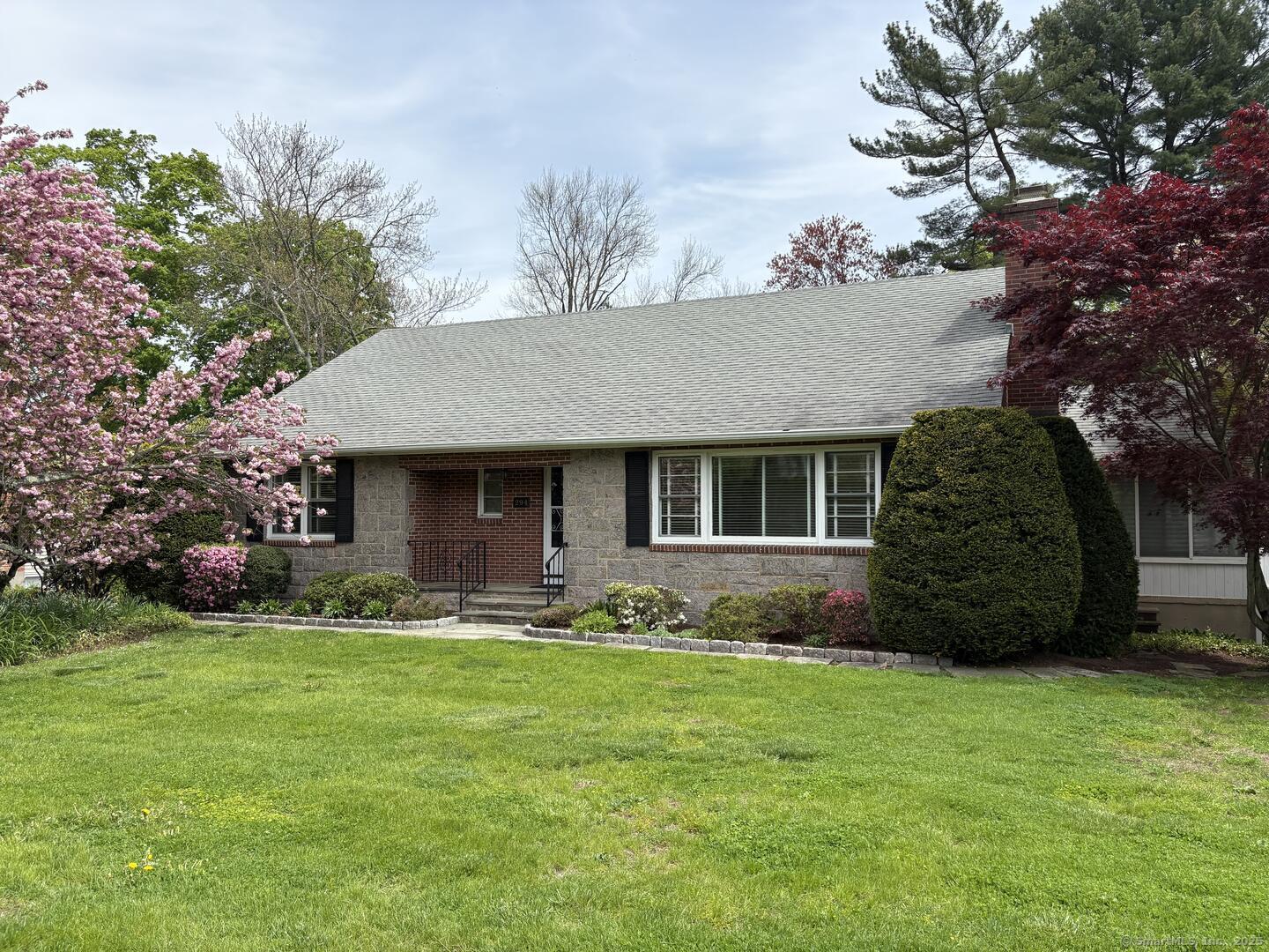 Rental Property at South Avenue, New Canaan, Connecticut - Bedrooms: 3 
Bathrooms: 3 
Rooms: 6  - $8,500 MO.