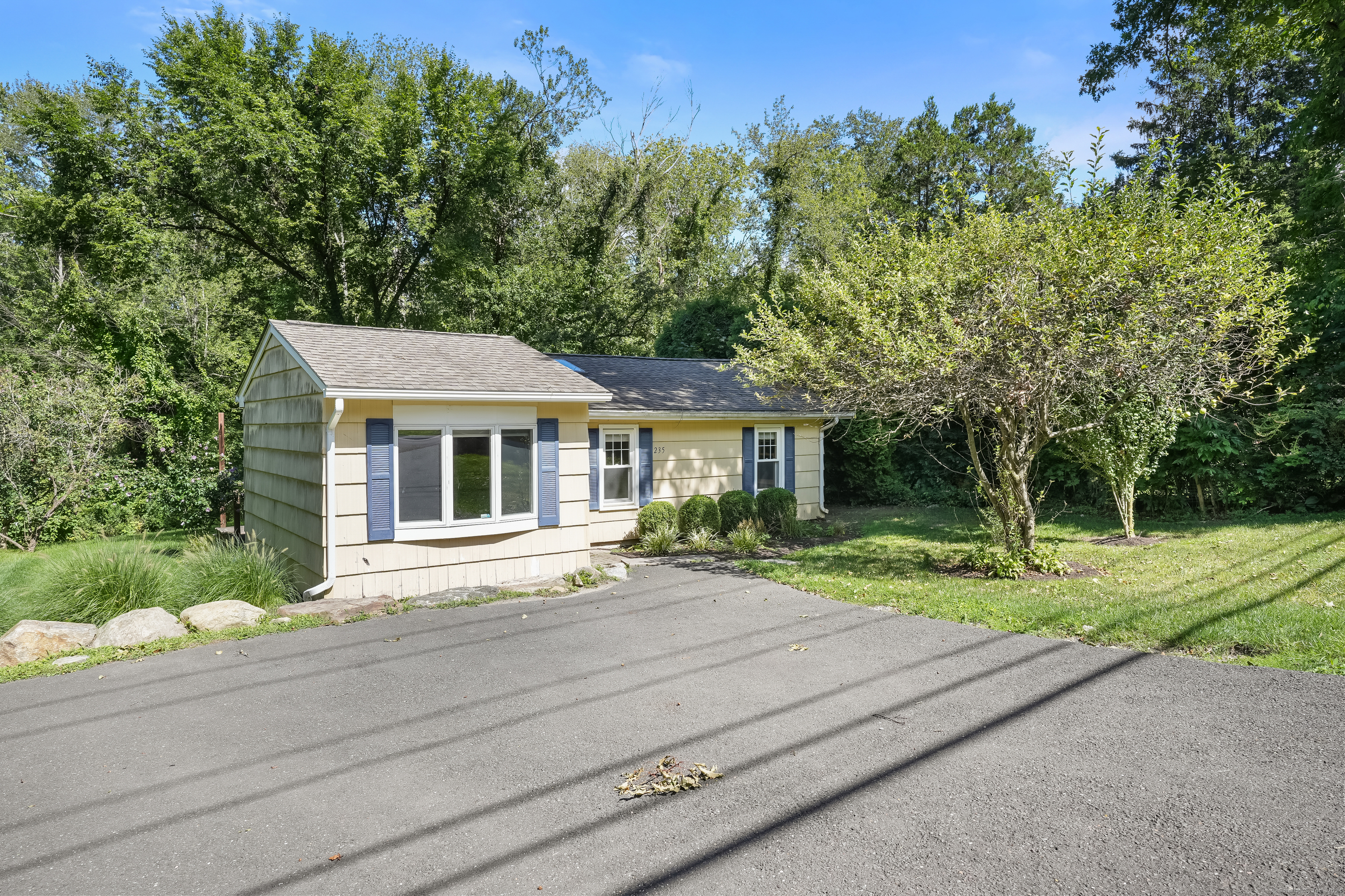 Rental Property at 235 Stadley Rough Road, Danbury, Connecticut - Bedrooms: 1 
Bathrooms: 1 
Rooms: 5  - $2,300 MO.