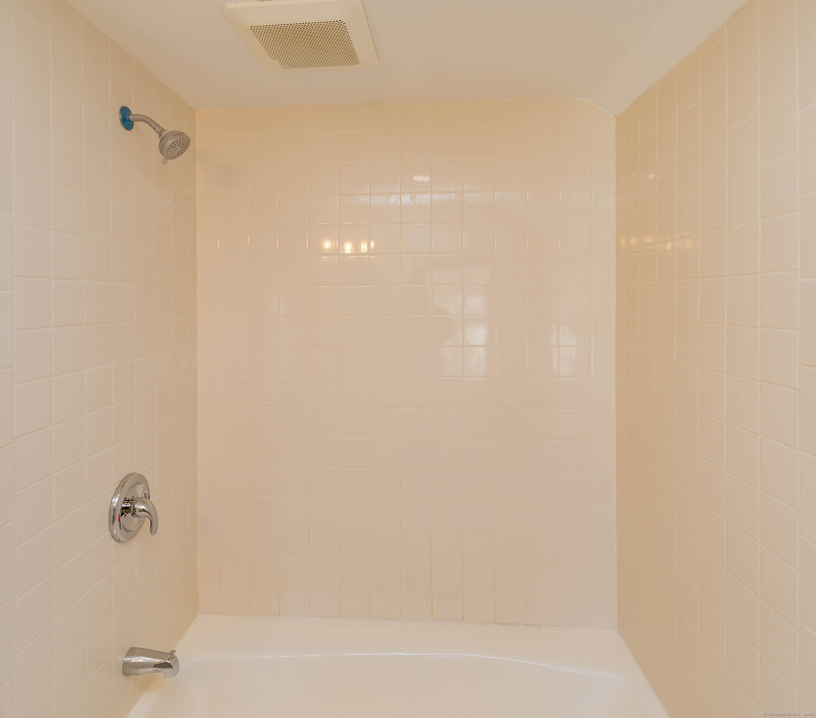 51 Holcomb Hill Road, New Hartford, Connecticut image 24