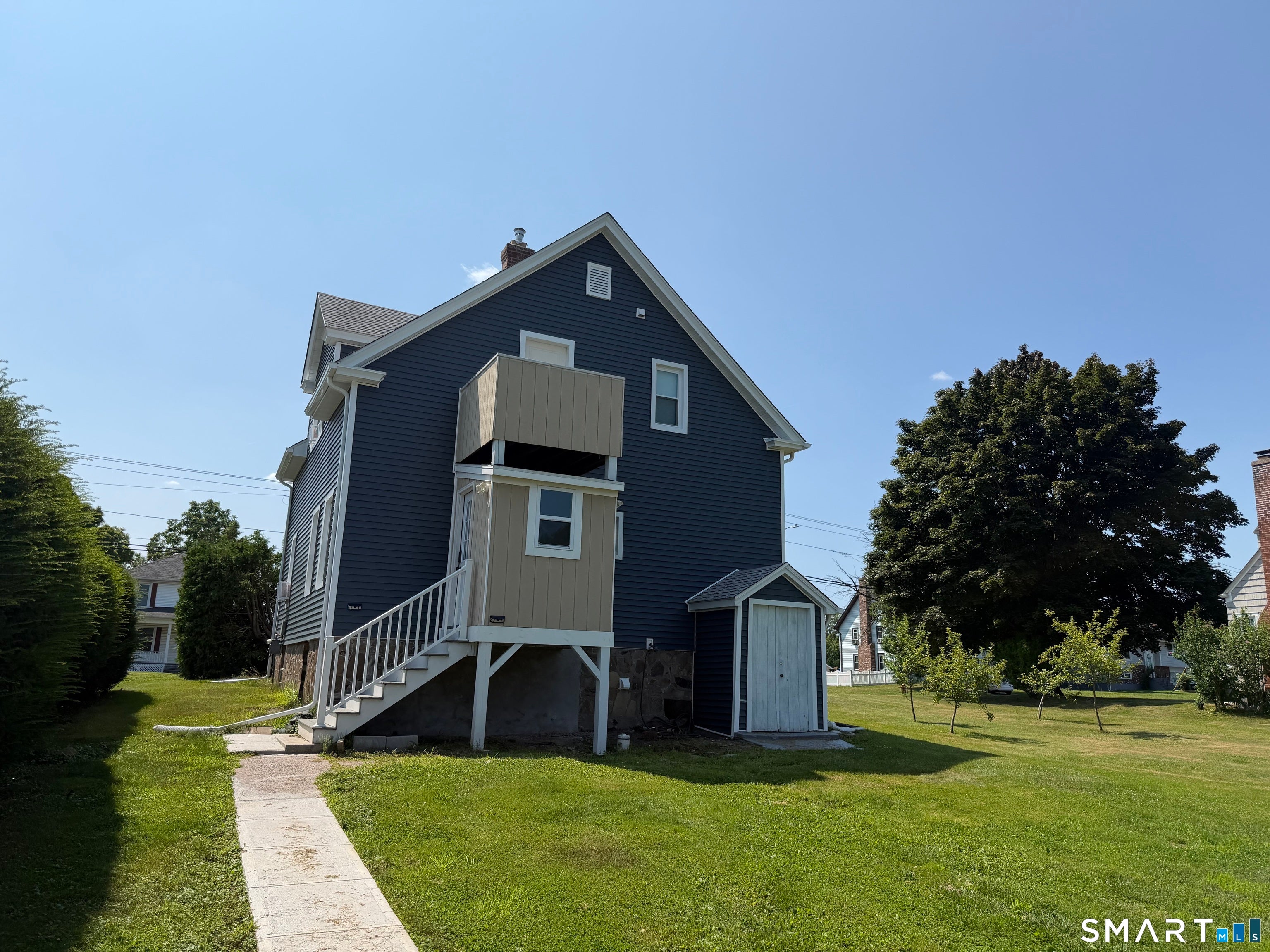 212 Maple Hill Avenue