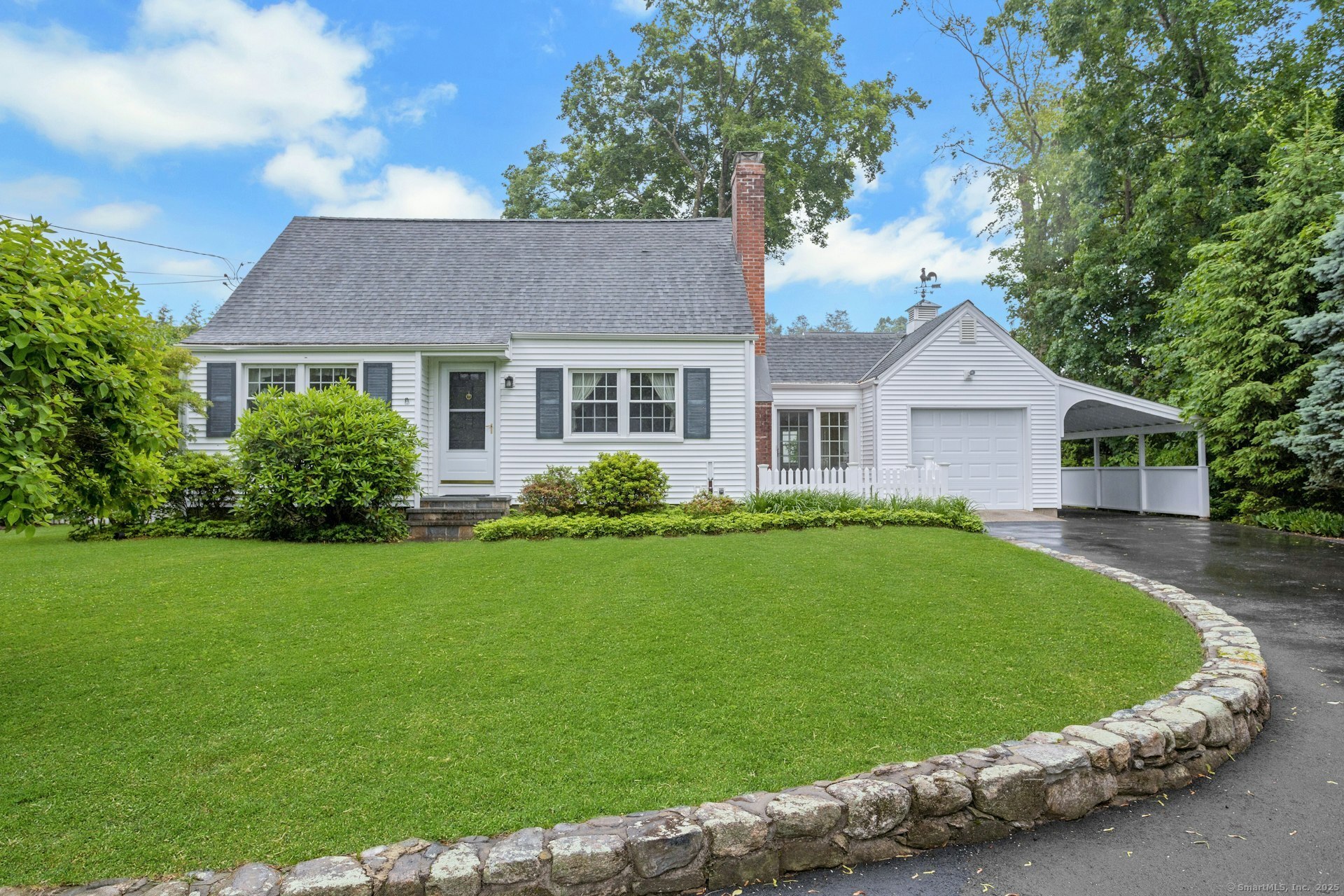 Oak Grove Place, New Canaan, Connecticut - 3 Bedrooms  
2 Bathrooms  
6 Rooms - 