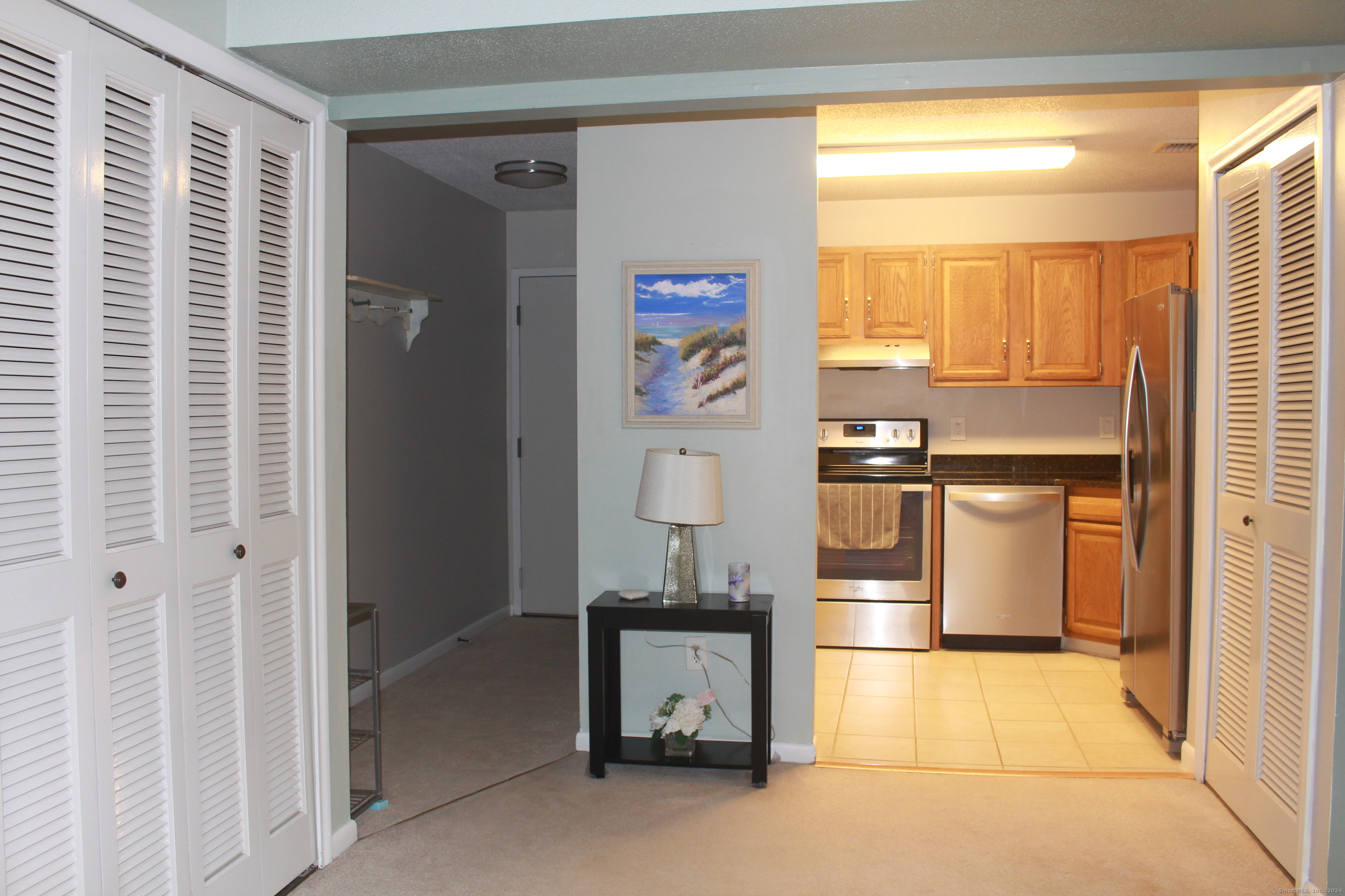 204 Twin Circle Drive 204, South Windsor, Connecticut - 1 Bedrooms  
1 Bathrooms  
4 Rooms - 