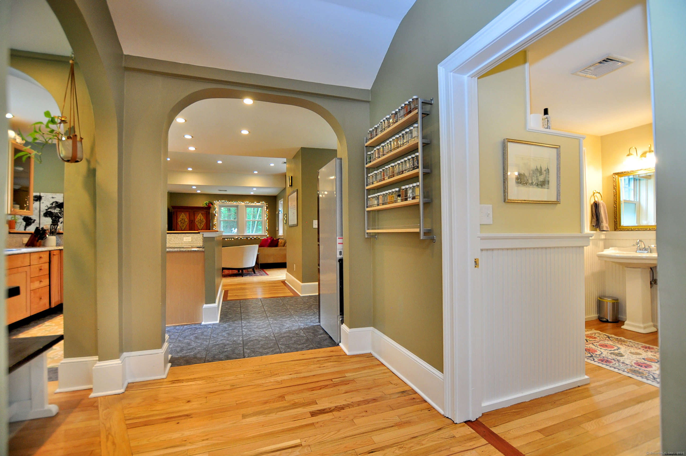 Simsbury, Connecticut 06070, United States, 4 Bedrooms Bedrooms, ,4 BathroomsBathrooms,Residential,Coming Soon,170597