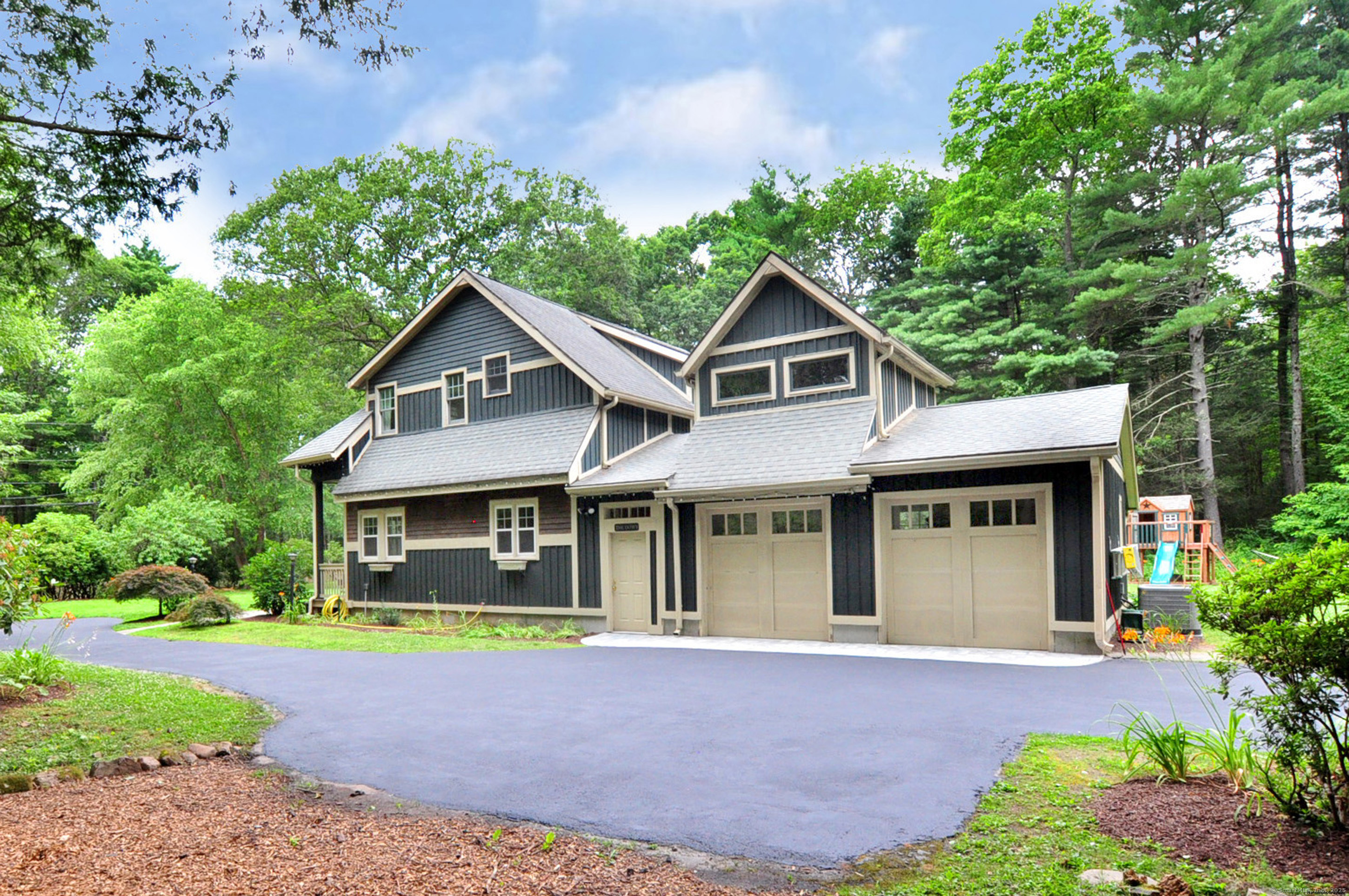 Simsbury, Connecticut 06070, United States, 4 Bedrooms Bedrooms, ,4 BathroomsBathrooms,Residential,Coming Soon,170597