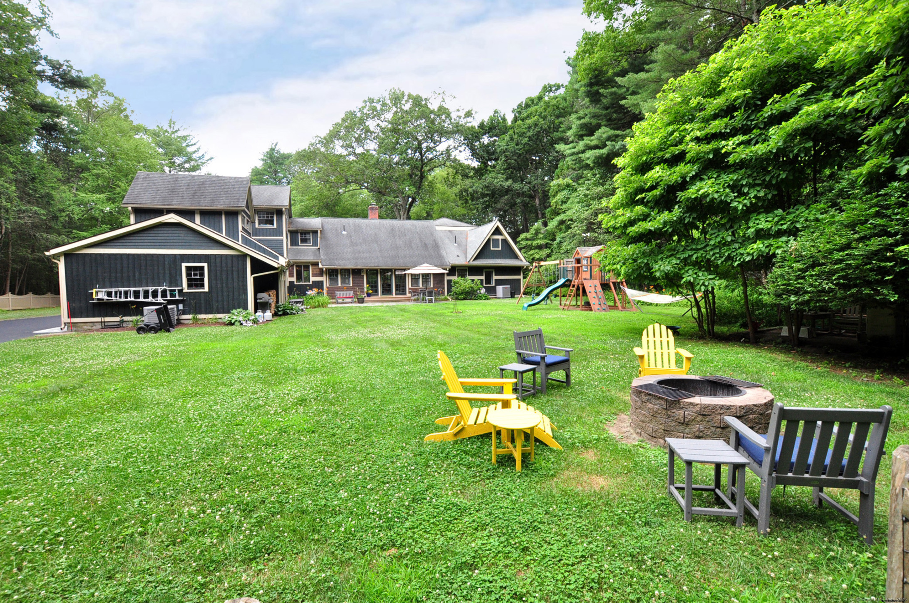 Simsbury, Connecticut 06070, United States, 4 Bedrooms Bedrooms, ,4 BathroomsBathrooms,Residential,Coming Soon,170597