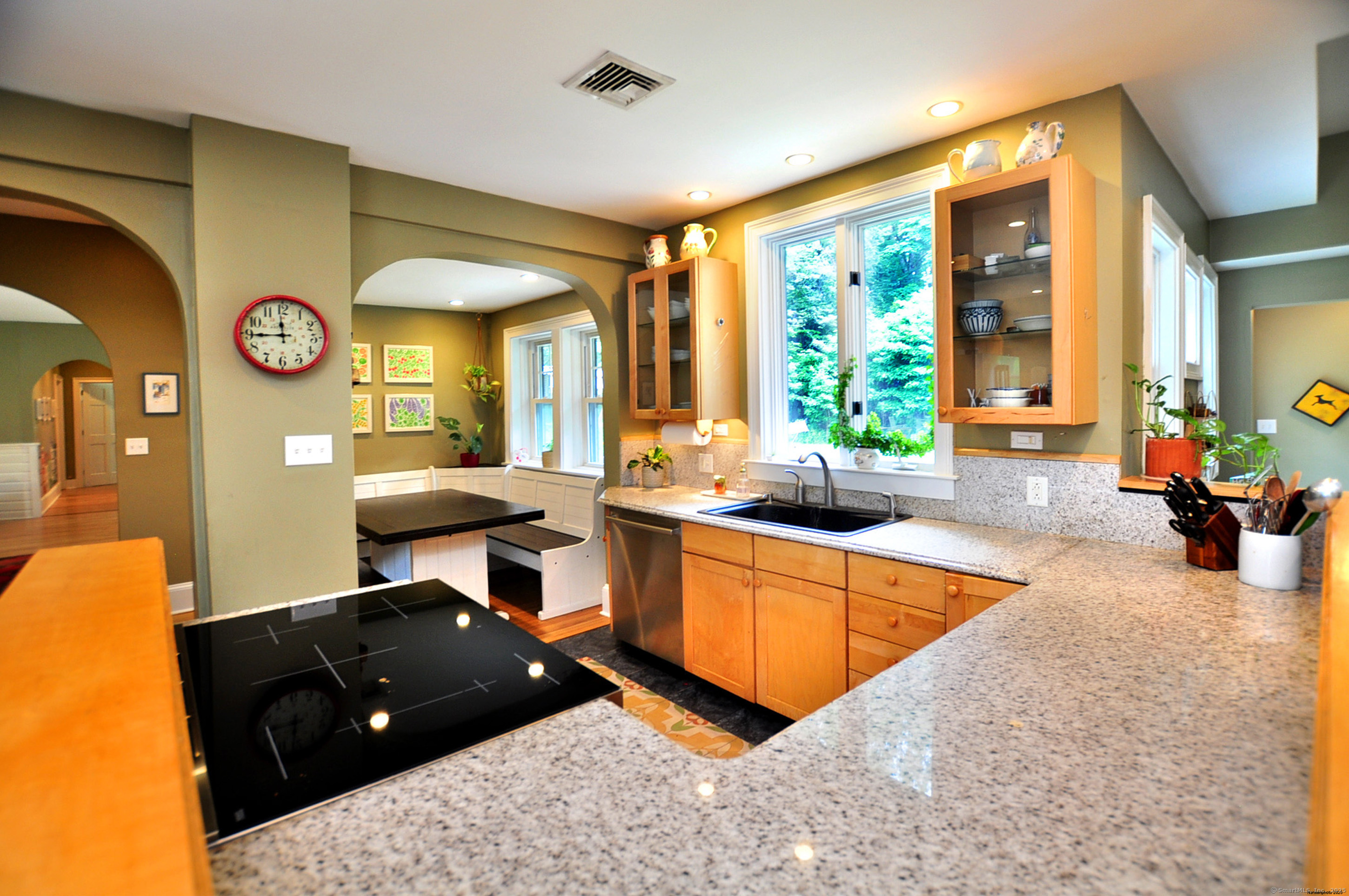 Simsbury, Connecticut 06070, United States, 4 Bedrooms Bedrooms, ,4 BathroomsBathrooms,Residential,Coming Soon,170597