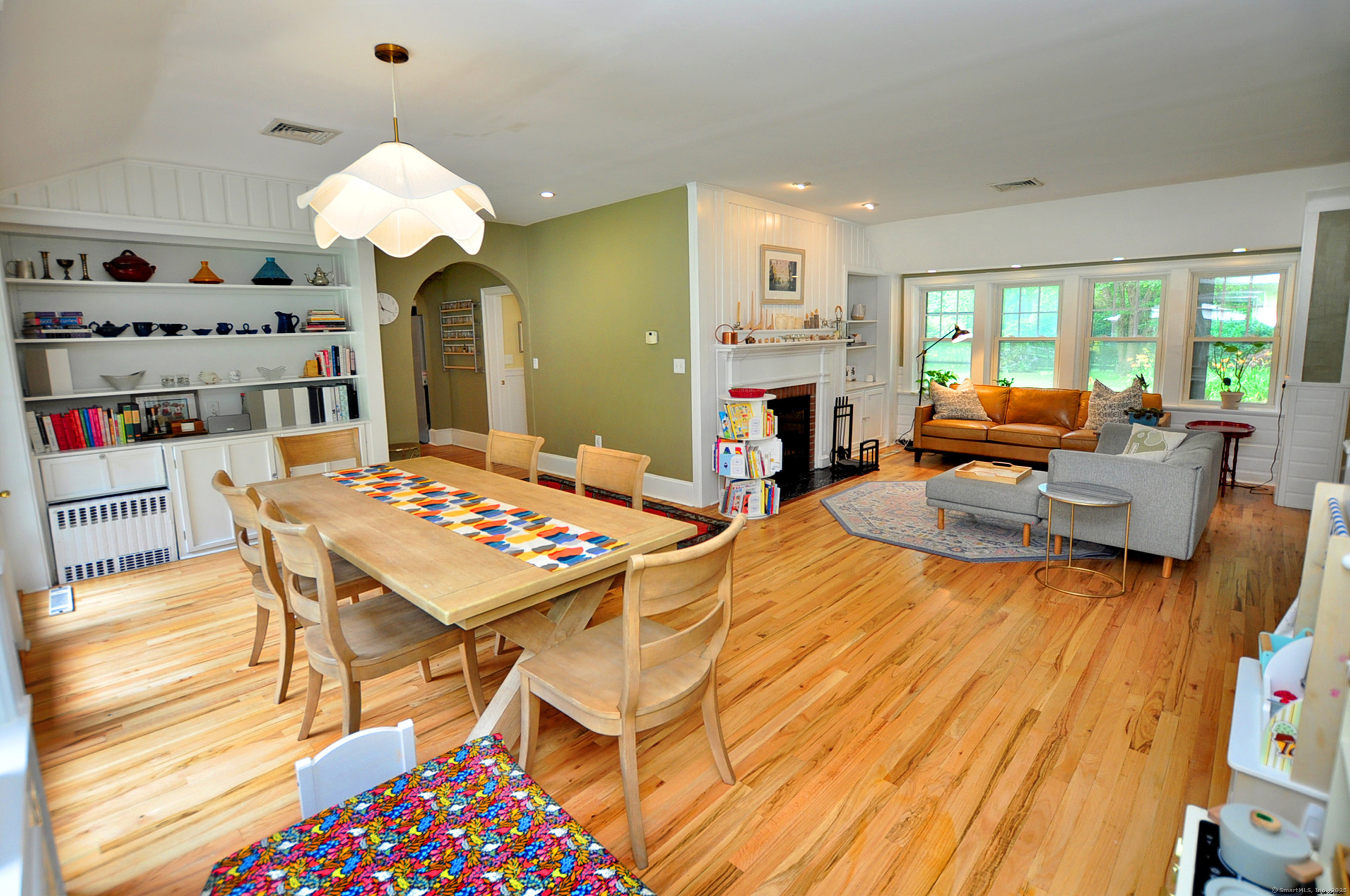 Simsbury, Connecticut 06070, United States, 4 Bedrooms Bedrooms, ,4 BathroomsBathrooms,Residential,Coming Soon,170597