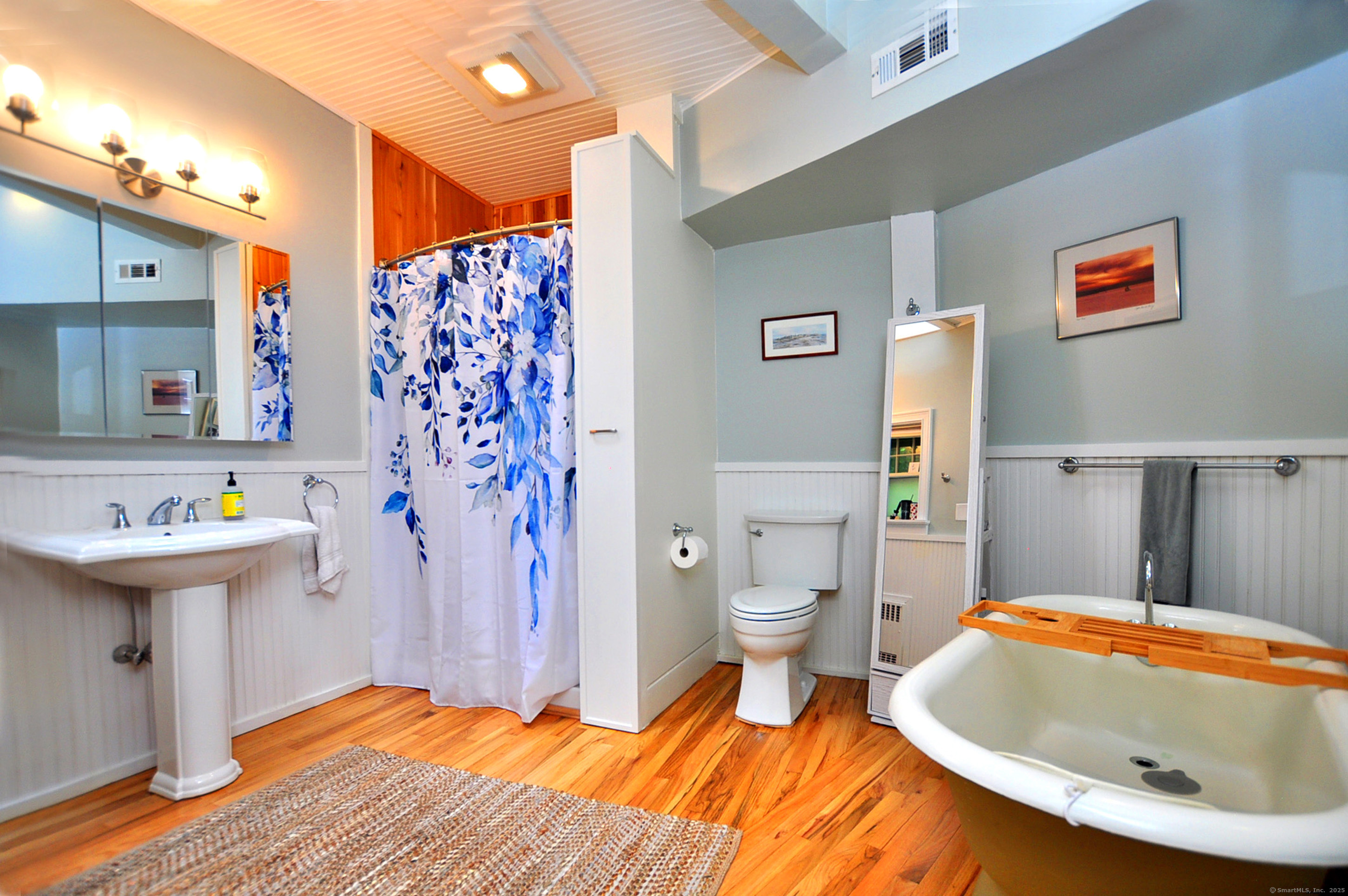 Simsbury, Connecticut 06070, United States, 4 Bedrooms Bedrooms, ,4 BathroomsBathrooms,Residential,Coming Soon,170597