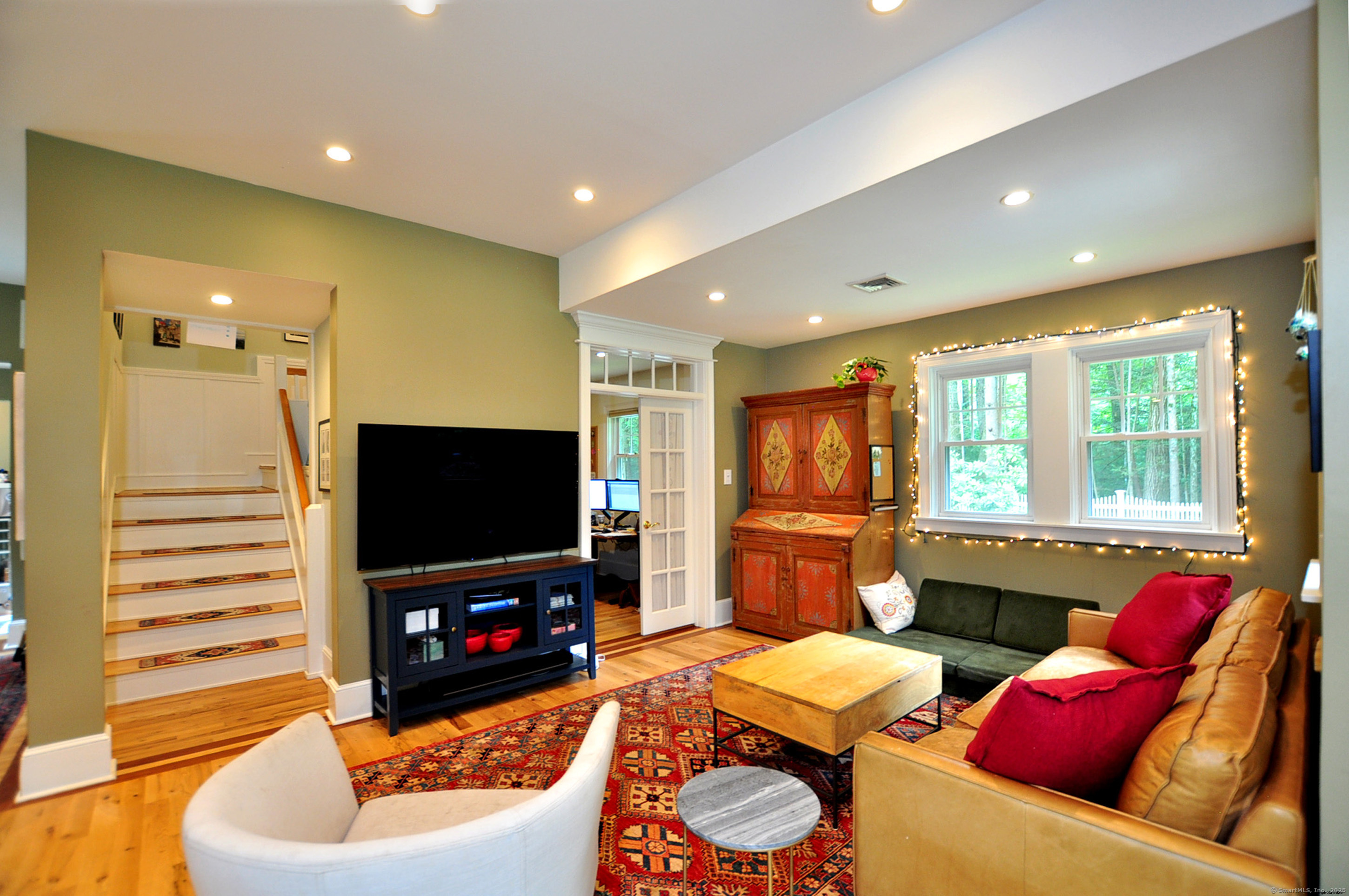 Simsbury, Connecticut 06070, United States, 4 Bedrooms Bedrooms, ,4 BathroomsBathrooms,Residential,Coming Soon,170597