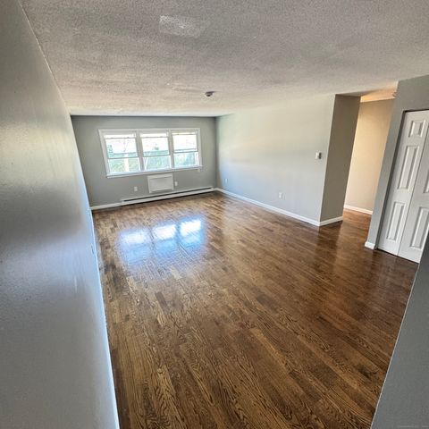 MLS: 24089703