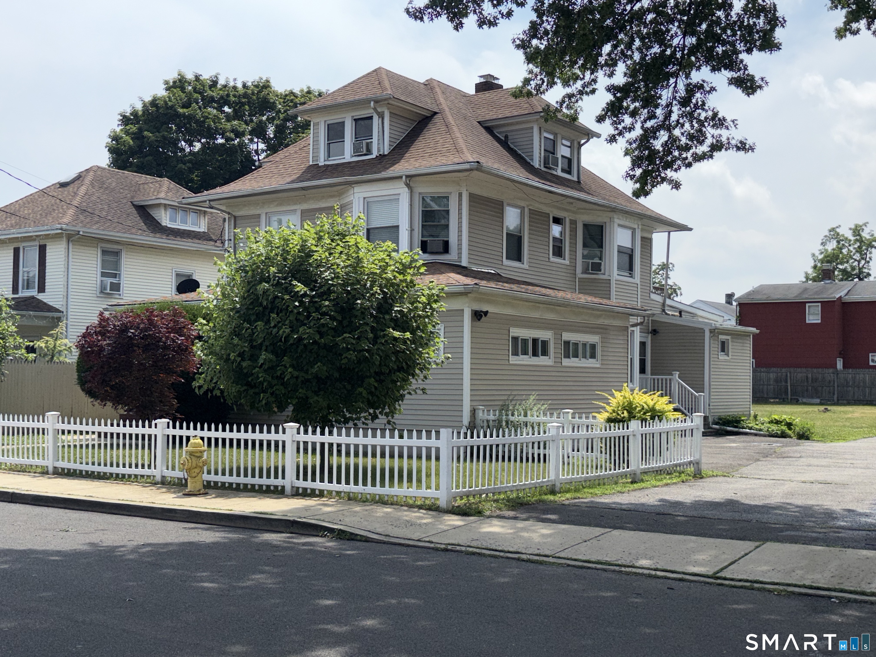 15 Edlie Avenue