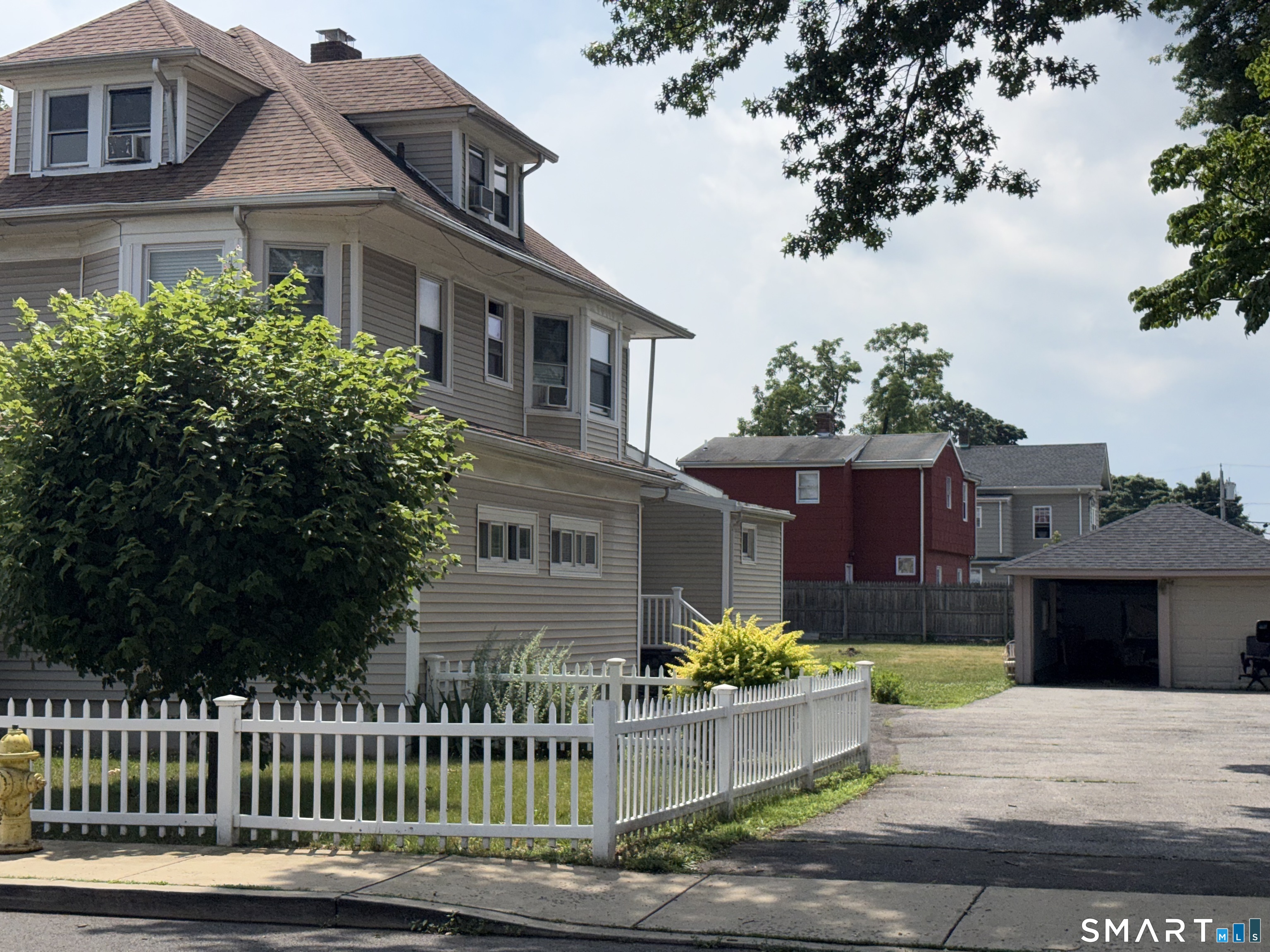 15 Edlie Avenue